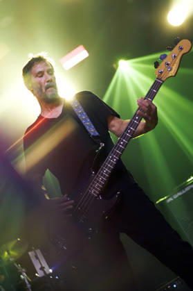 Bassist und Schauspieler Keanu Reeves von der Band Dogstar bei ihrem Konzert im Carlswerk Victoria. Köln, 01.07.2026 NRW Deutschland Copyright: xChristophxHardtx