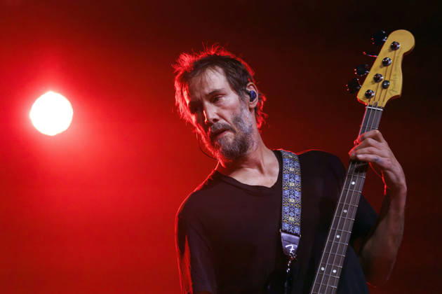 Bassist und Schauspieler Keanu Reeves von der Band Dogstar bei ihrem Konzert im Carlswerk Victoria. Köln, 01.07.2026 NRW Deutschland Copyright: xChristophxHardtx