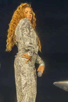 Entertainment Themen der Woche KW27 Shakira performs on stage during the Las Mujeres Ya No Lloran World Tour at the Kaseya Center. Miami, Florida on Wednesday July 1, 2026.  MIA20260701102 GARYxIxROTHSTEIN
