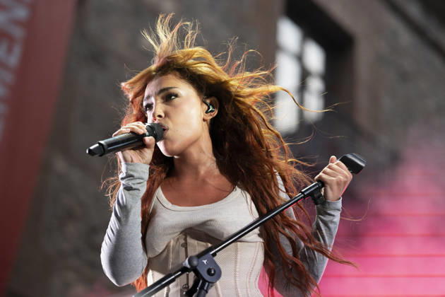 July 1, 2026, Madrid, Madrid, Spain: Singer Violeta Hodar seen performing during the MADO 2026 Festival in the Plaza de las Reinas Madrid Spain - ZUMAs197 20260701_aaa_s197_215 Copyright: xAtilanoxGarciax