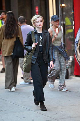 Julia Garner seen filming High Stakes in New York City Featuring: Julia Garner Where: New York City, New York, United States When: 01 Jul 2026 Credit: Elder Ordonez INSTARimages EDITORIAL USE ONLY. NOT FOR USE BY NEWSPAPERS BASED IN THE UK. Copyright: xx instar55823181