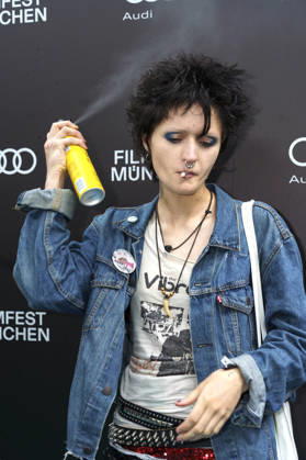Mücke bei der Premiere des Kinofilms Für immer 16 Forever 16 auf dem 43. Filmfest München 2026 im City-Atelier Kino. München, 01.07.2026