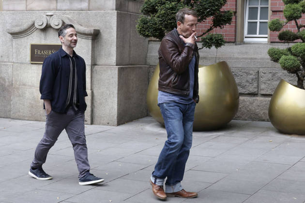 Denis Moschitto und Wotan Wilke Möhring beim Fototermin am Set des ARD-Krimis Tatort - Paranoia am Hotel Fraser Suites. Hamburg, 02.07.2026
