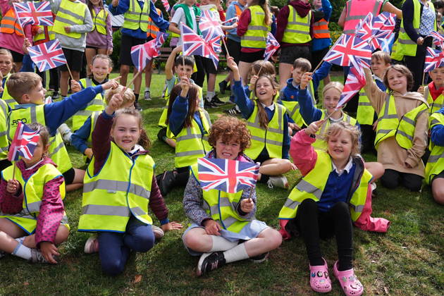 King visits Scotland for Holyrood Week Children await the arrival of King Charles III for his visit to Jedburgh in the Scottish Borders, as part of the King s visit to Scotland for Holyrood Week. Picture date: Thursday July 2, 2026., Credit:Aaron Chown PA ROTA - B68 Avalon UK, Edinburgh  Copyright: xAaronxChownx xPAxROTAx-xB68x xAvalonx 1113961358