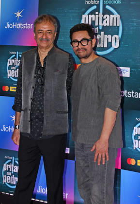 Celebrities attend screening of web series Pritam & Pedro in Mumbai - 02 Jul 2026 L-R Indian filmmaker Rajkumar Hirani and Bollywood actor Aamir Khan pose for a photo at the screening of web series Pritam & Pedro in Mumbai. Mumbai India Copyright: xAshishxVaishnavx xSOPAxImagesx AVaishnav_Celebrities attend screening of web series _Pritam _ Pedro_ in Mumbai (15)