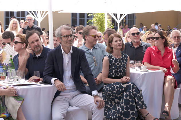 Björn Wilhelm, Christoph Gröner und Julia Weigl mit Gästen beim Empfang des FilmFernsehFonds Bayern auf dem 43. Filmfest München 2026 auf der Praterinsel. München, 02.07.2026