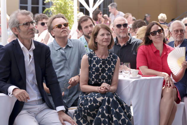 Björn Wilhelm, Christoph Gröner und Julia Weigl mit Gästen beim Empfang des FilmFernsehFonds Bayern auf dem 43. Filmfest München 2026 auf der Praterinsel. München, 02.07.2026