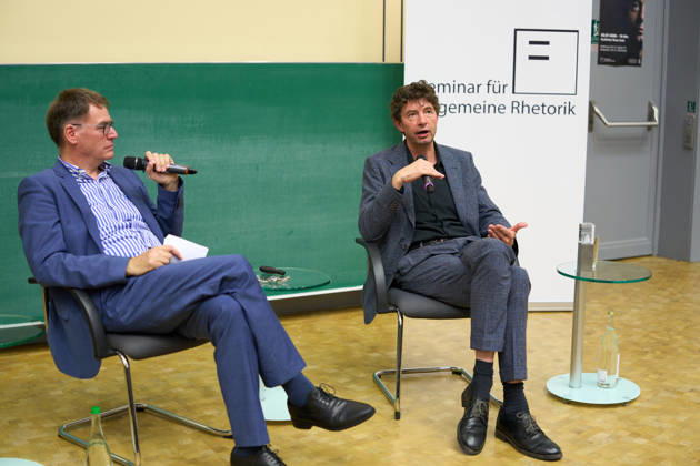 Tuebingen Christian Drosten erhaelt Auszeichnung Rede des Jahres 2025 der Universitaet Tübingen. Tuebingen 02.07.2026 Prof. Dr. Olaf Kramer und Christian Drosten im Audimax, Neue Aula Tuebingen, 02.07.2026 Copyright: xEibner-Pressefoto ThomasxDingesx EP_TDS