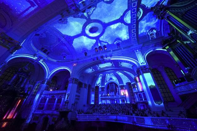 CNTV MICHEL- Innenansicht der Kirche LIcht Light Show Hamburg 02.07.2026 Die Hauptkirche St.Michaelis,dem Hamburger Michel erstrahlt fuer mehrere Monate in neuem Licht LUMINISCENCE Licht Show das einmalige 360Â° Illuminationserlebnis macht die Architektur des Michel hor und sichtbar und der Raumklang setzt die barocke Architektur bestens in Szene.Hauptkirche St. Michaelis Michel ist ein evangelischer Sakralbau in der Neustadt von Hamburg Hamburg Deutschland