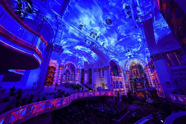 CNTV MICHEL- Innenansicht der Kirche LIcht Light Show Hamburg 02.07.2026 Die Hauptkirche St.Michaelis,dem Hamburger Michel erstrahlt fuer mehrere Monate in neuem Licht LUMINISCENCE Licht Show das einmalige 360Â° Illuminationserlebnis macht die Architektur des Michel hor und sichtbar und der Raumklang setzt die barocke Architektur bestens in Szene.Hauptkirche St. Michaelis Michel ist ein evangelischer Sakralbau in der Neustadt von Hamburg Hamburg Deutschland