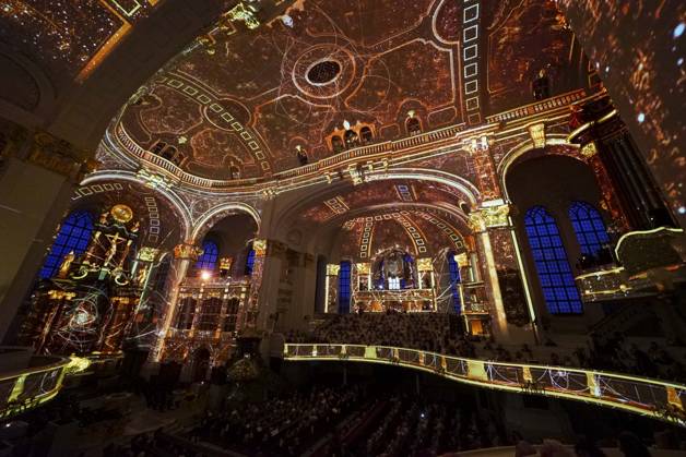 CNTV MICHEL- Innenansicht der Kirche LIcht Light Show Hamburg 02.07.2026 Die Hauptkirche St.Michaelis,dem Hamburger Michel erstrahlt fuer mehrere Monate in neuem Licht LUMINISCENCE Licht Show das einmalige 360Â° Illuminationserlebnis macht die Architektur des Michel hor und sichtbar und der Raumklang setzt die barocke Architektur bestens in Szene.Hauptkirche St. Michaelis Michel ist ein evangelischer Sakralbau in der Neustadt von Hamburg Hamburg Deutschland