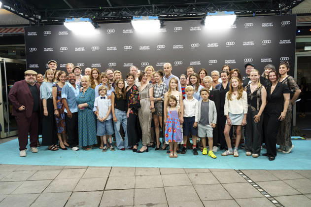 Thomas Mraz, Victoria Mayer, Lea Drinda, Pauline Roenneberg, Corinna Harfouch und Niels Bormann mit Cast und Team bei der Premiere des Kinofilms Kalter Hund auf dem 43. Filmfest München 2026 in den City-Atelier Kinos. München, 02.07.2026