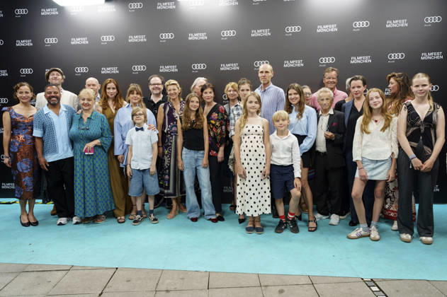 Thomas Mraz, Victoria Mayer, Lea Drinda, Pauline Roenneberg, Corinna Harfouch und Niels Bormann mit Cast und Team bei der Premiere des Kinofilms Kalter Hund auf dem 43. Filmfest München 2026 in den City-Atelier Kinos. München, 02.07.2026