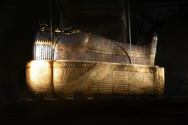 Toutankhamon Reconstruction Spectacular At Porte du Versailles - Paris Toutankhamon, Reconstition spectacular his tomb and his treasures of Pharaon at Porte du Versailles in Paris, France on July 2, 2026. Photo by Alain Apaydin ABACAPRESS.COM Paris Ile-de-France France  Copyright: xApaydinxAlain ABACAx