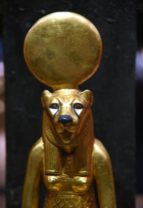 Toutankhamon Reconstruction Spectacular At Porte du Versailles - Paris Toutankhamon, Reconstition spectacular his tomb and his treasures of Pharaon at Porte du Versailles in Paris, France on July 2, 2026. Photo by Alain Apaydin ABACAPRESS.COM Paris Ile-de-France France  Copyright: xApaydinxAlain ABACAx