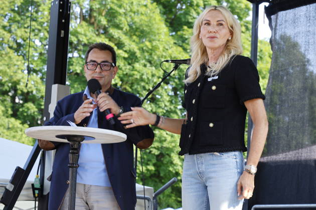 Saskia Greipl Charity Sommerfest 2026 Stavros Kostantinidis und Saskia Greipl-Kostantinidis beim Greipl Charity Sommerfest zugunsten von LichtBlick Seniorenhilfe e.V. im Prof. Erich Greipl Stadion. Ismaning, 03.07.2026 Ismanin b.München Stadion Ismaning Bayern D Copyright: xAgenturxMatthiasxWehnertx xReinhardxZichyx