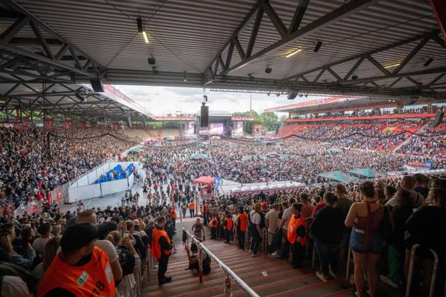 Fußballkultur, Saison 2026 2027, Das Konzert, Rapper Finch im Stadion An der Alten Försterei, Finchis Heimspiel, im Bild: Fans im Stadion, 03.07. 2026, Copyright: xMatthiasxKochx