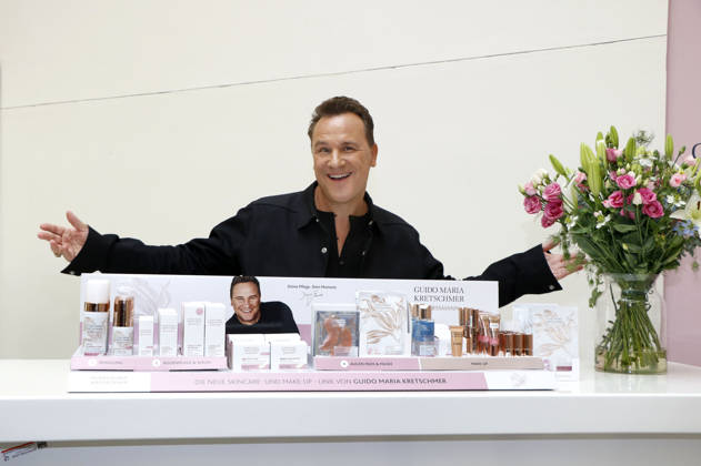 Guido Maria Kretschmer beim Photocall zur Vorstellung seiner neuen Kosmetiklinie für Rossmann im Rahmen der VIP Beauty & Fashion Lounge im Hotel de Rome. Berlin, 03.07.2026