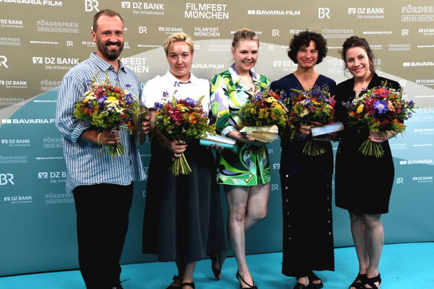 Preistraeger Christoph Otto Bester Nachwuchs Produzent Susanne Heinrich Beste Nachwuchs Autorin Ricarda Seifried Beste Nachwuchsschauspielerin Ella Cieslinski Nina Wesemann Beste Nachwuchs Regisseurinnen Muenchen 04.07.2026 Hochschule fuer Hochschule fuer Fernsehen und Film 43 Filmfest Muenchen Foerderpreis Neues Deutsches Kino Bernd-Eichinger-Platz Foto Muenchen