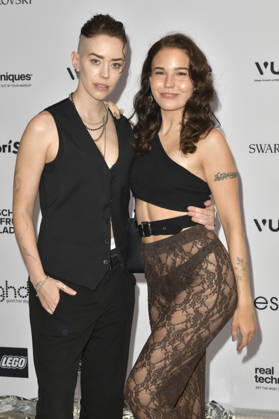 Laura Tashina mit Freundin Alina Effertz bei der Marina Hoermanseder Fashion Show auf der Berlin Fashion Week S S 2027 im Haus der Visionäre. Berlin, 03.07.2026