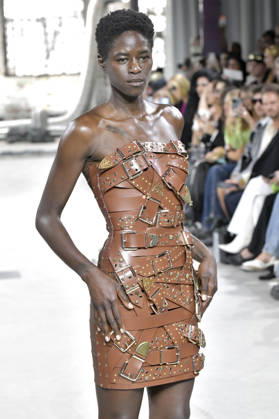 Model bei der Marina Hoermanseder Fashion Show auf der Berlin Fashion Week S S 2027 im Haus der Visionäre. Berlin, 03.07.2026