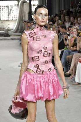 Model bei der Marina Hoermanseder Fashion Show auf der Berlin Fashion Week S S 2027 im Haus der Visionäre. Berlin, 03.07.2026
