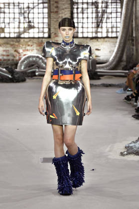 Model bei der Marina Hoermanseder Fashion Show auf der Berlin Fashion Week S S 2027 im Haus der Visionäre. Berlin, 03.07.2026