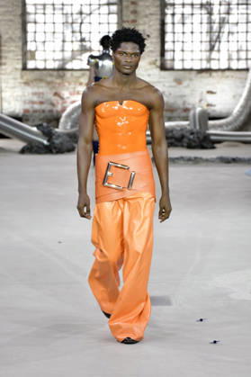 Model bei der Marina Hoermanseder Fashion Show auf der Berlin Fashion Week S S 2027 im Haus der Visionäre. Berlin, 03.07.2026