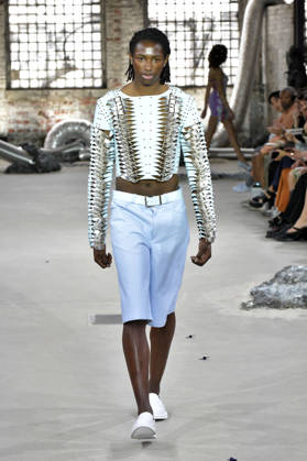 Model bei der Marina Hoermanseder Fashion Show auf der Berlin Fashion Week S S 2027 im Haus der Visionäre. Berlin, 03.07.2026