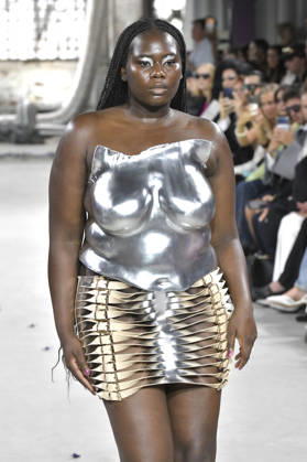 Model bei der Marina Hoermanseder Fashion Show auf der Berlin Fashion Week S S 2027 im Haus der Visionäre. Berlin, 03.07.2026