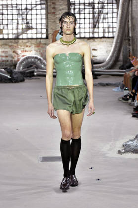 Model bei der Marina Hoermanseder Fashion Show auf der Berlin Fashion Week S S 2027 im Haus der Visionäre. Berlin, 03.07.2026