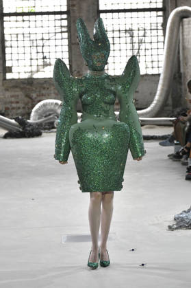 Model bei der Marina Hoermanseder Fashion Show auf der Berlin Fashion Week S S 2027 im Haus der Visionäre. Berlin, 03.07.2026