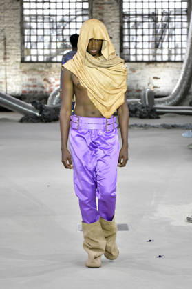 Model bei der Marina Hoermanseder Fashion Show auf der Berlin Fashion Week S S 2027 im Haus der Visionäre. Berlin, 03.07.2026