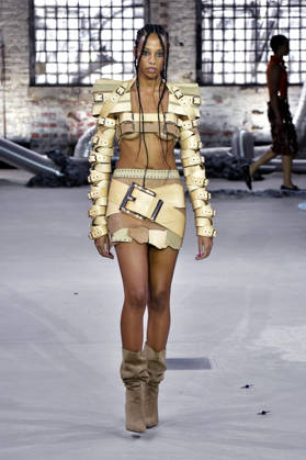 Model bei der Marina Hoermanseder Fashion Show auf der Berlin Fashion Week S S 2027 im Haus der Visionäre. Berlin, 03.07.2026