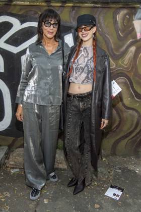 Mode, Berlin Fashion Week, Gäste der Kilian Kerner Modenschau ABB KERNER- Katrin und Lulu ( GNTM) zu Gast bei der Kilan Kerner SPRING SUMMER 2027 auf der Fashion Week in der Skaterhalle in Berlin am 03.07.2026 Berlin Deutschland