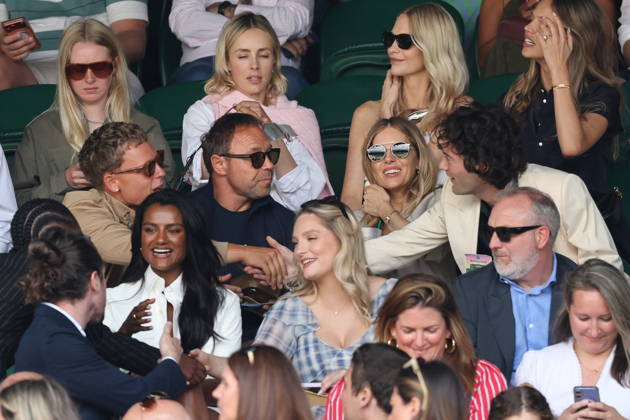 . 04 07 2026. London, United Kingdom. Celebrities including Stephen Graham and Sienna Miller in the crowd on Centre Court on day six of the Wimbledon Tennis Championships in London.  xStephenxLockx xi-Imagesx IIM-26882-0037