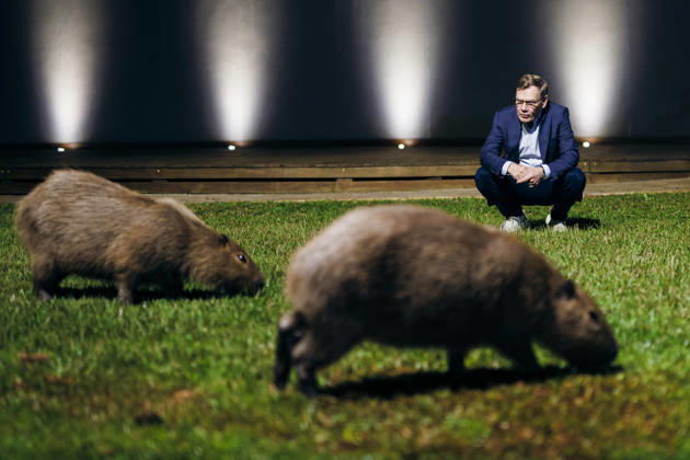 News Themen der Woche KW27 Johann Wadephul (CDU), Bundesaussenminister, aufgenommen zusammen mit Capybara in Brasilia, 03.07.2026. Fotografiert im Auftrag des Auswaertigen Amtes (AA) Brasilia Brasilien Copyright: xFelixxZahnx