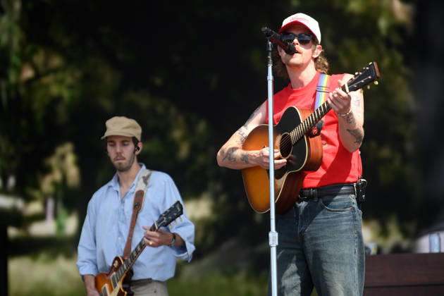 Caamp Perform at BST Hyde Park, London, UK - Sat 4 Jul 2026 Guitarist Evan Westfall and lead singer Taylor Meier of American folk band Caamp performs on the Great Oak Stage at BST Hyde Park Festival in Hyde Park in London, England, UK on Saturday 4 July 2026., Credit:Justin Ng Avalon UK, England, London, Hyde Park  Copyright: xJustinxNgx xAvalonx 1114406950