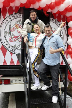 Lucas Cordalis, Joelina Drews und Achim Petry beim 28. Schlagermove 2026 auf dem Heiligengeistfeld. Hamburg, 04.07.2026