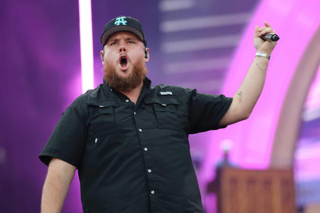 American country singer Luke Combs performs at Ullevi in Gothenburg, Sweden, on July 4, 2026 GÖTEBORG SWEDEN x9200x  Copyright: xAdamxIhse TTx LUKE COMBS AT ULLEVI Cm-ULMI2XVo