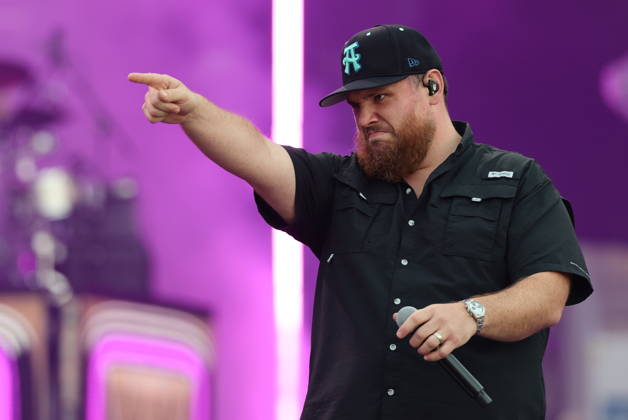 American country singer Luke Combs performs at Ullevi in Gothenburg, Sweden, on July 4, 2026 GÖTEBORG SWEDEN x9200x  Copyright: xAdamxIhse TTx LUKE COMBS AT ULLEVI RVCWEZinl-4