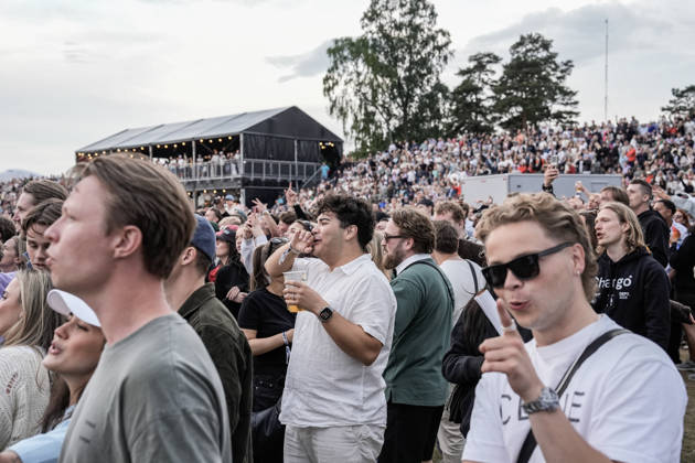 Karpe World Oslo 20260704. Festivaldeltakere under Karpes konsert pa musikkfestivalen Karpe World pa Ekebergsletta i Oslo lordag. Foto: Terje Bendiksby NTB Oslo Norge E6MYENPLFrI EDITORIAL USE ONLY Ref:_ENTE6MYENPLFrI.jpg Copyright: xTerjexBendiksbyx xNTBx