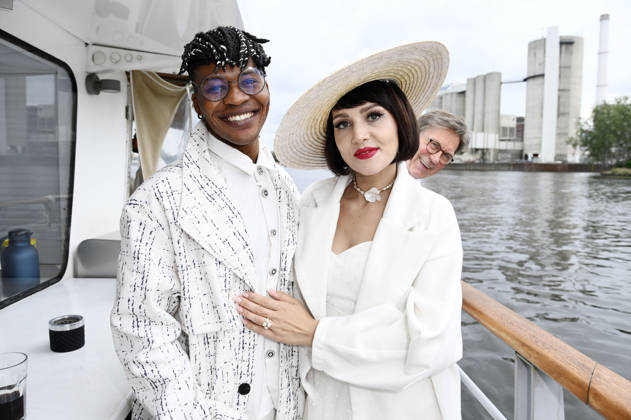 Pauline Stolze mit Ehemann Wakili beim Diner en Blanc mit Bootsfahrt zum NYX Hotel Berlin Köpenick. Berlin, 04.07.2026
