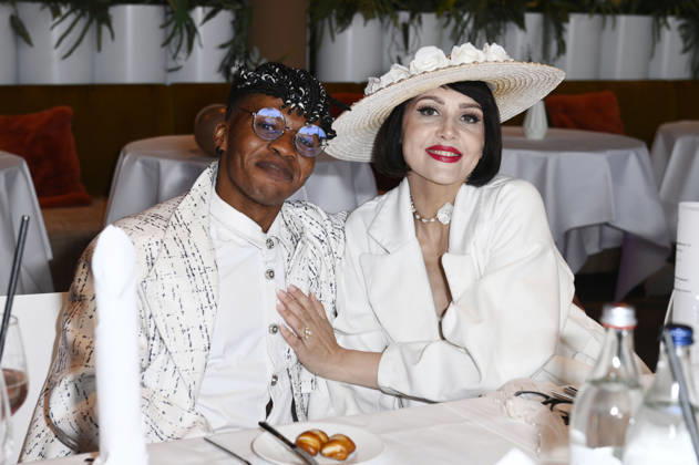 Pauline Stolze mit Ehemann Wakili beim Diner en Blanc mit Bootsfahrt zum NYX Hotel Berlin Köpenick. Berlin, 04.07.2026