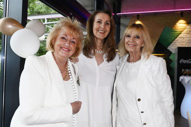 Stefanie Simon, Manuela Schikorsky und Cindy Berger beim Diner en Blanc mit Bootsfahrt zum NYX Hotel Berlin Köpenick. Berlin, 04.07.2026