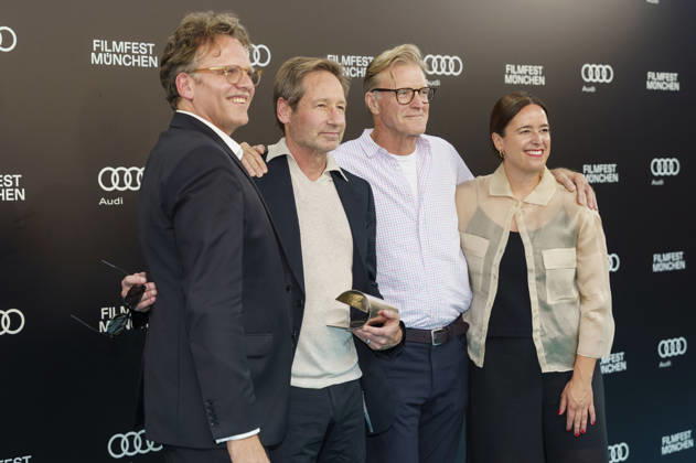 Christoph Gröner, David Duchovny, John Lee Hancock und Julia Weigl beim Photocall zur Verleihung des CineMerit Awards auf dem 43. Filmfest München 2026 in der Hochschule für Fernsehen und Film. München, 04.07.2026