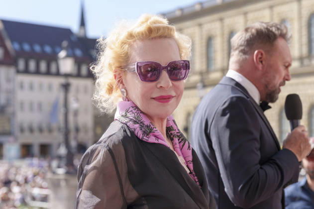 Sunnyi Melles bei der Ankunft zum Event Oper für alle 2026 im Rahmen der Münchner Opernfestspiele mit der Live-Opernübertragung von Richard Wagners Die Walküre im Nationaltheater. München, 04.07.2026