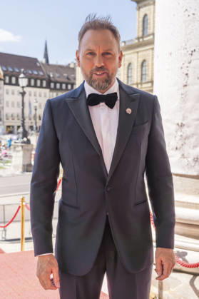 Steven Gätjen bei der Ankunft zum Event Oper für alle 2026 im Rahmen der Münchner Opernfestspiele mit der Live-Opernübertragung von Richard Wagners Die Walküre im Nationaltheater. München, 04.07.2026
