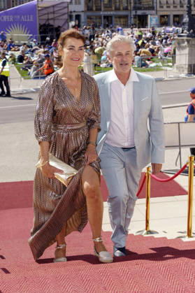 Nicola Tiggeler und Timothy Peach bei der Ankunft zum Event Oper für alle 2026 im Rahmen der Münchner Opernfestspiele mit der Live-Opernübertragung von Richard Wagners Die Walküre im Nationaltheater. München, 04.07.2026