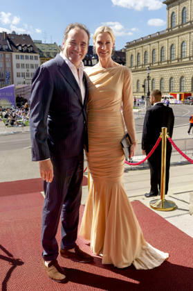 Thomas Ohrner mit Ehefrau Anne Arnholdt bei der Ankunft zum Event Oper für alle 2026 im Rahmen der Münchner Opernfestspiele mit der Live-Opernübertragung von Richard Wagners Die Walküre im Nationaltheater. München, 04.07.2026